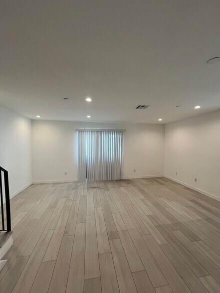 Building Photo - 248 N Dillon St