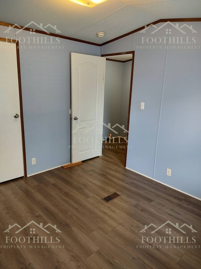 Building Photo - 101 P-9-121