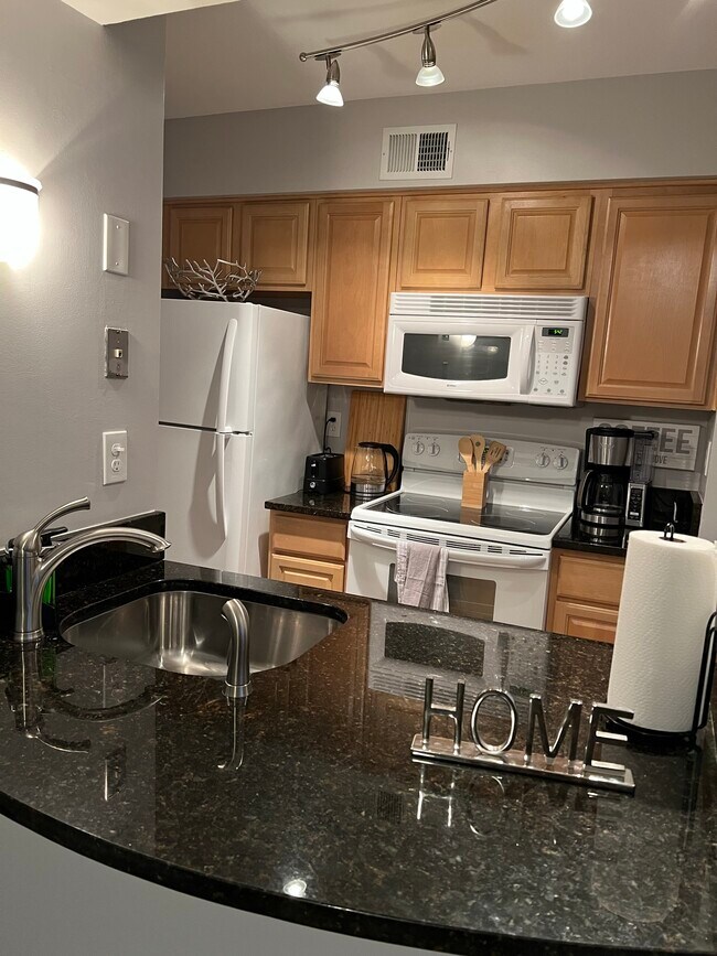 Kitchen - 5803 Royal Ridge Dr