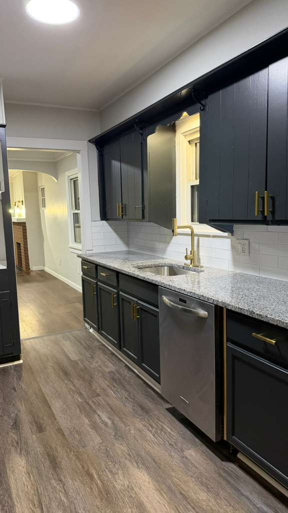 Building Photo - 13901 Tyler Ave