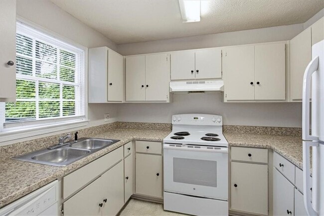 Building Photo - 1337 Sweet Pine Dr