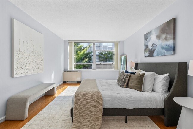 Building Photo - 80 Park St