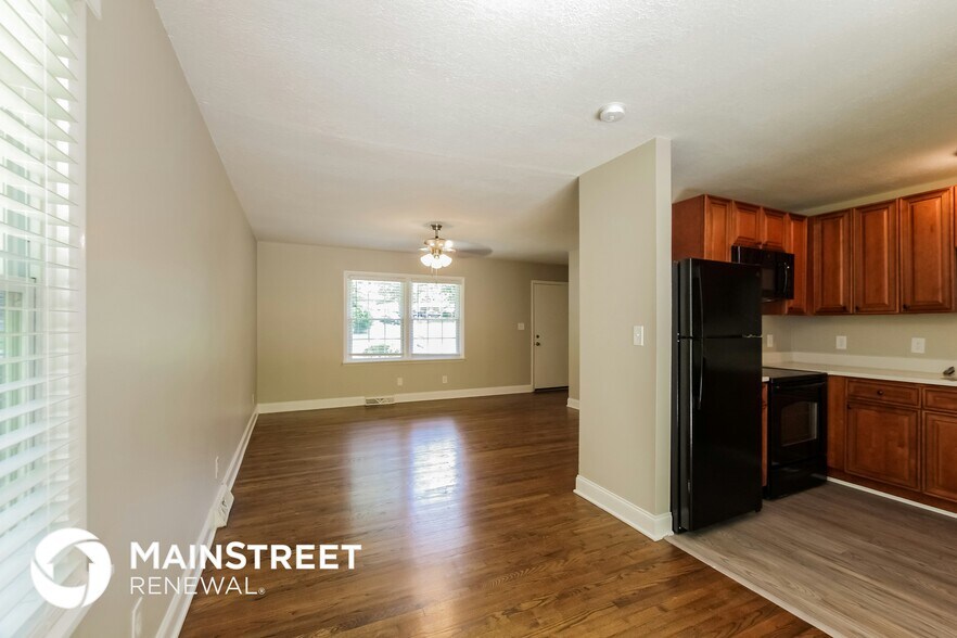 Building Photo - 1532 Downs Ave