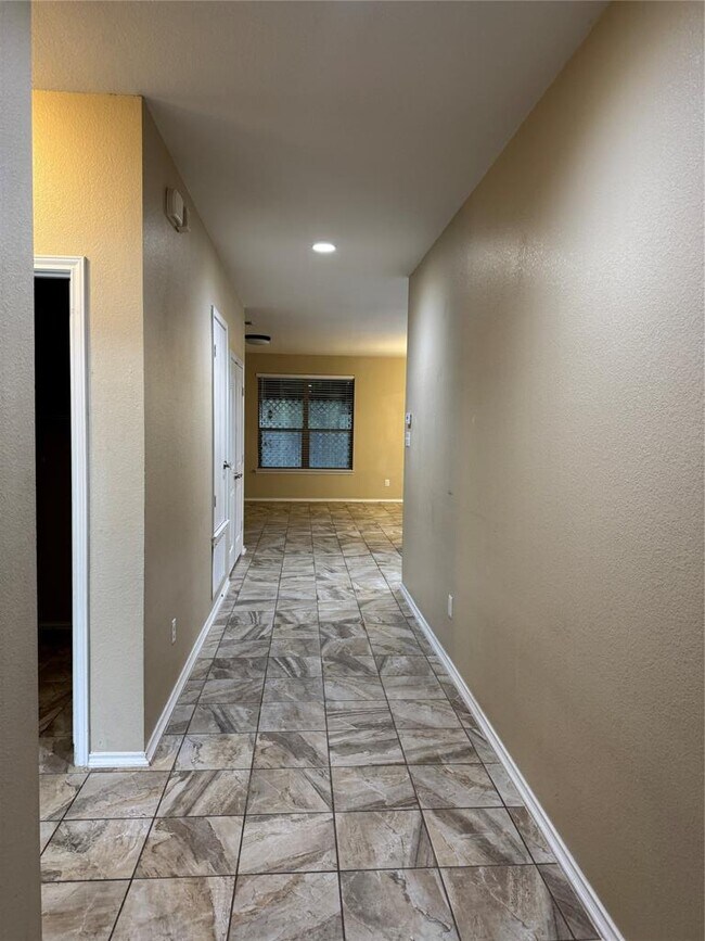 Building Photo - 14709 Fairland Drive