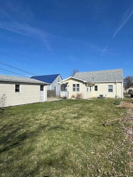 Building Photo - 1422 9th St NW