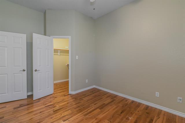 Building Photo - 734 Parkford Ln