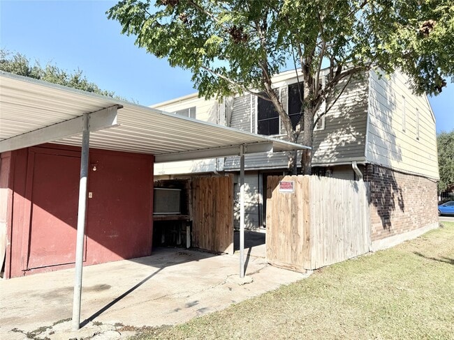 Building Photo - 7980 Grove Ridge Dr