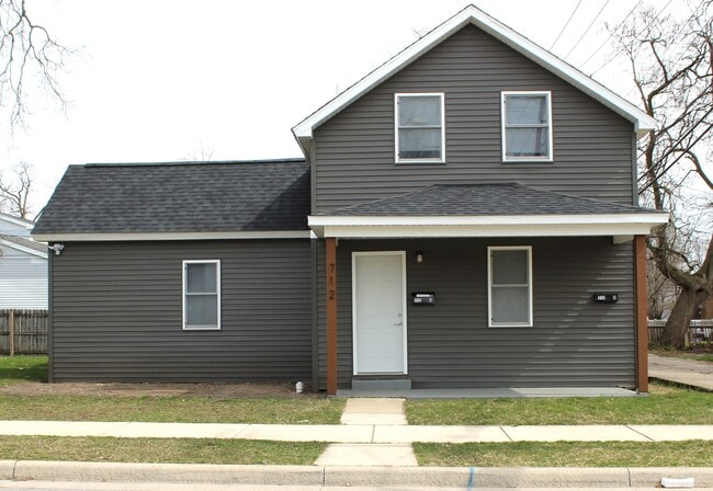 Primary Photo - 712 Elizabeth St