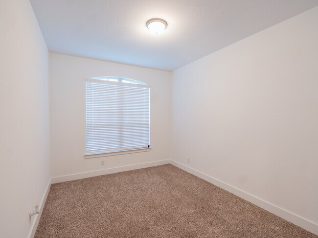 Building Photo - 4104 Willow Grove Ave