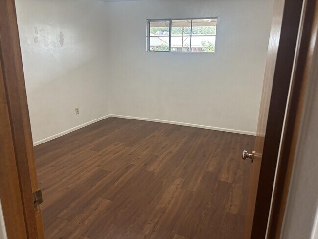 Building Photo - 2618 E Turney Ave