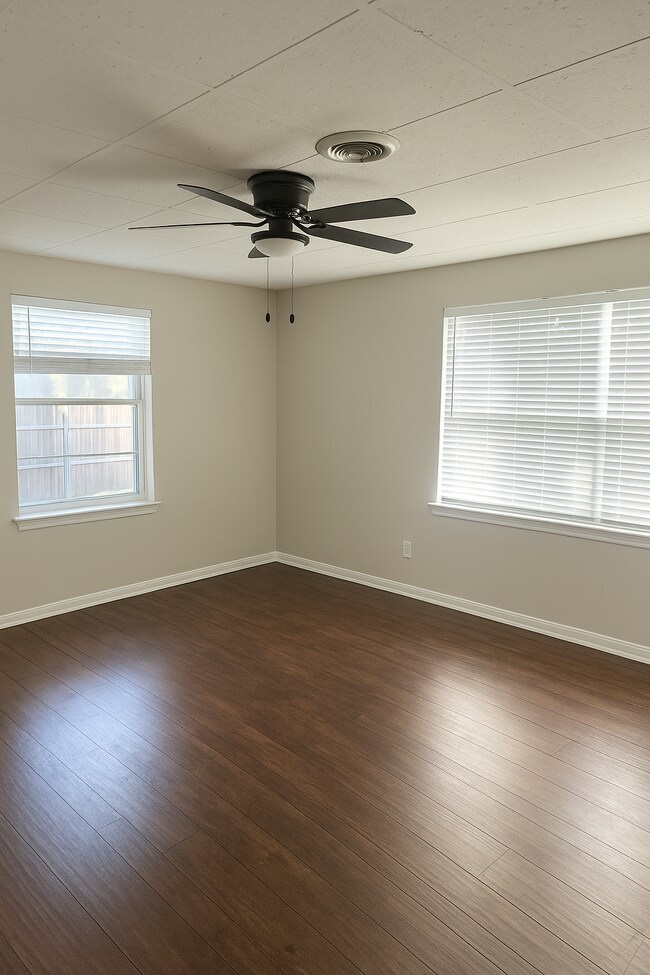 Primary Photo - 2723 Engle Ave