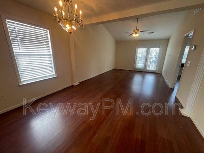 Building Photo - 189 Satomi Way