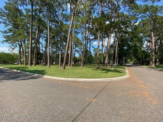 Building Photo - 4565 Royal Ave