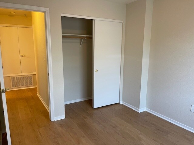 Second bedroom - 565 Peerless Way