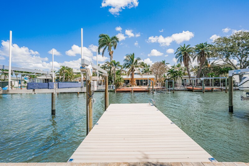 Building Photo - 14827 N Bayshore Dr