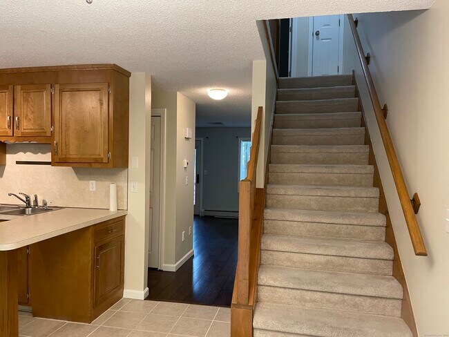 Building Photo - 110 Songbird Ln