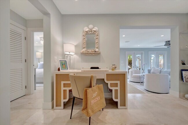 Building Photo - 3002 Pass a Grille Way