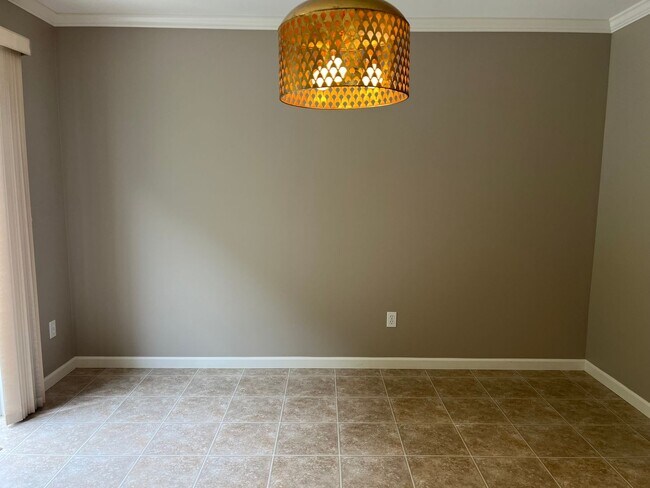 Building Photo - Beautiful 3-Bedroom Home in Penn Manor Sch...