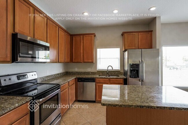 Building Photo - 672 Hacienda Cir