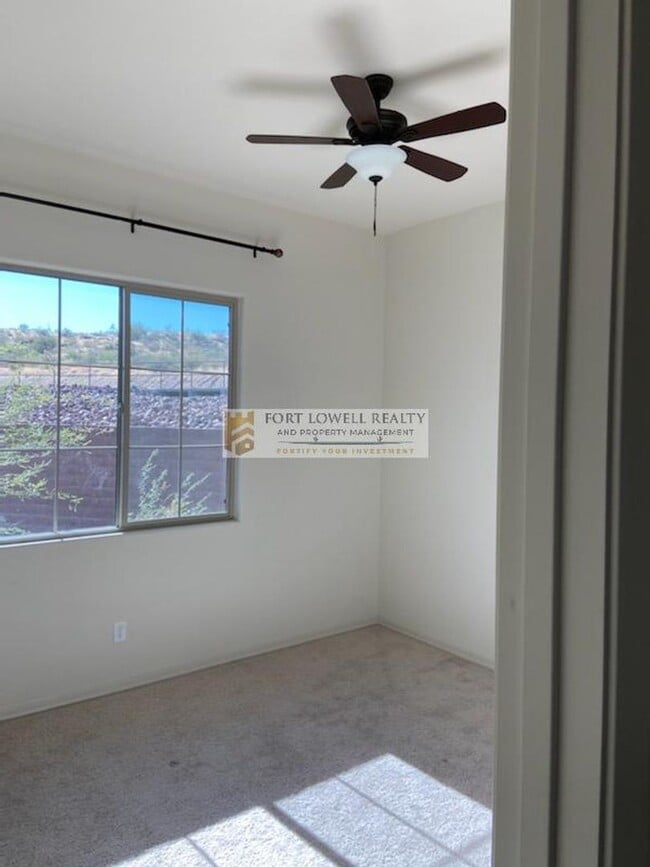 Building Photo - Luxury Living in Oro Valley $2600.