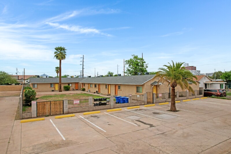 Building Photo - 2238 E Taylor St