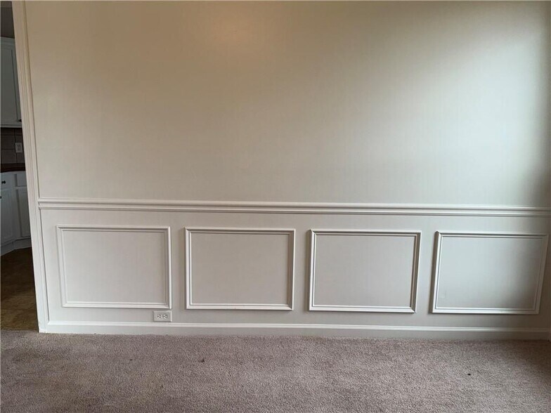 Building Photo - 20 Kestrel Cir