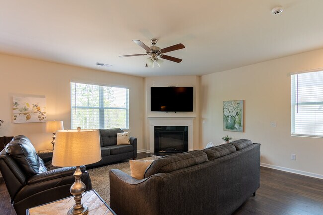 Building Photo - 438 Furlough Dr