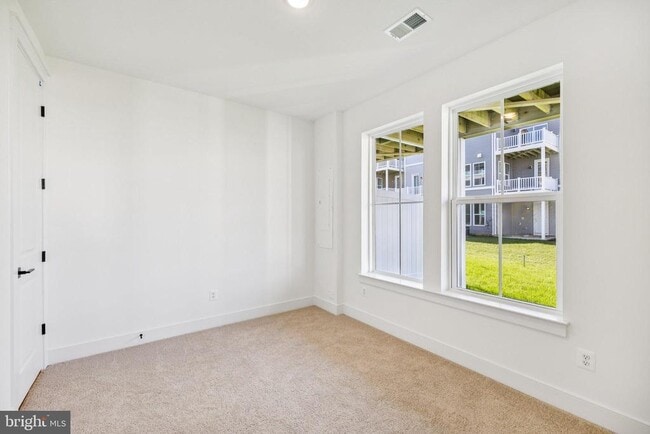 Building Photo - 4610 Pacific Elm St