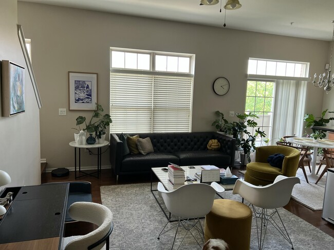 Building Photo - 39792 Rockcrest Cir