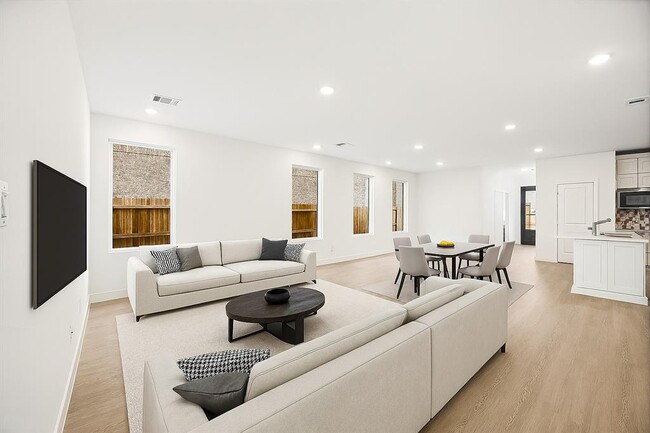 Building Photo - 5822 Majestic Sky Dr