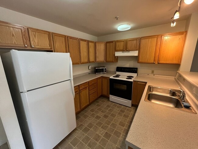 Building Photo - 2BD/1BA Condo at City's Edge, South Burlin...