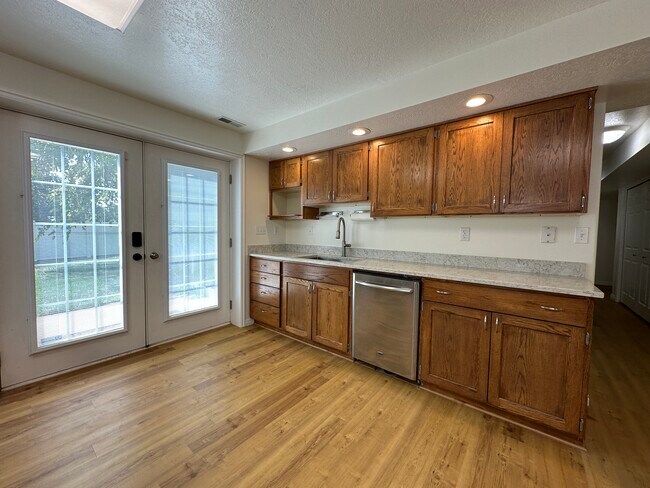 Building Photo - 735 N 1200 E