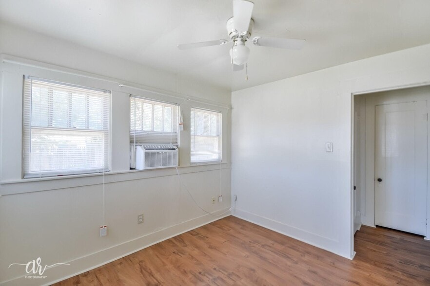 Building Photo - 1329 S 11th St