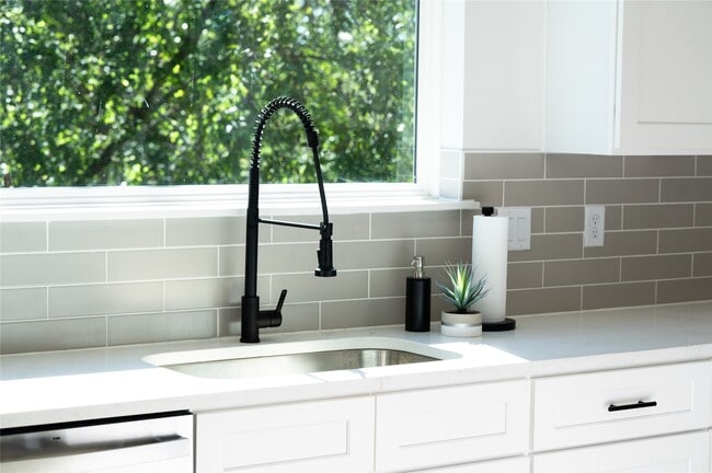 Building Photo - 3486 Luca St