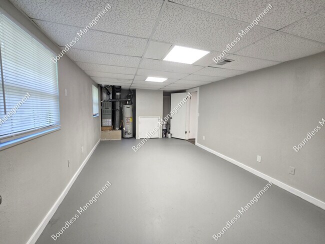 Building Photo - 5183 Suggs St