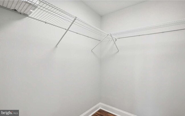 Building Photo - 7081 Leewood Forest Dr