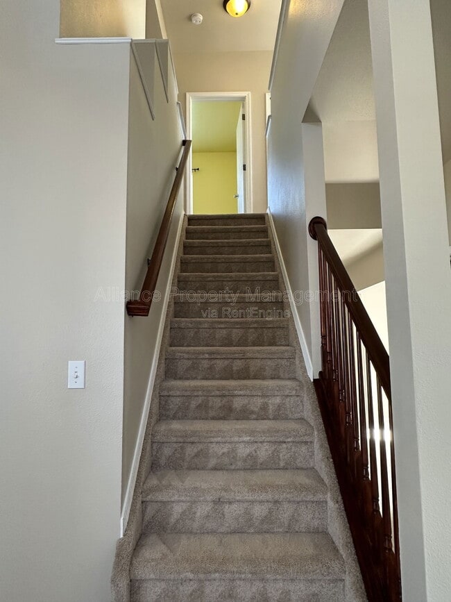 Building Photo - 8131 Oliver Rd