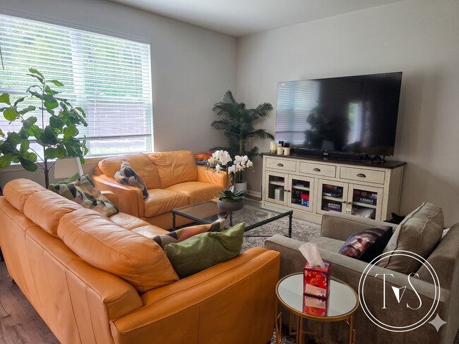 Building Photo - RATE DROP ALERT (was $3300/month)!