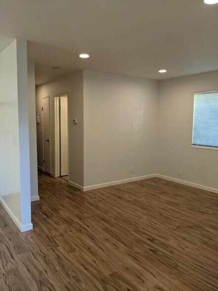 Building Photo - 1564 Hollenbeck Ave