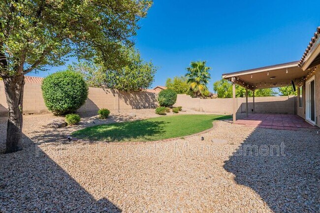 Building Photo - 4704 E Villa Maria Dr