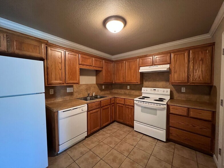 Building Photo - 1201 Powder River Dr