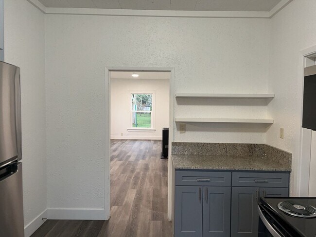 Building Photo - 3 Bedroom Home for Rent, New kitchen, windows, flooring, and lights!