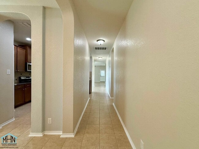 Building Photo - Spacious and Beautiful Two-Story 5 Bedrooms, 3.5 Bathrooms Home, With Easy Access to I-35, Loop 1...