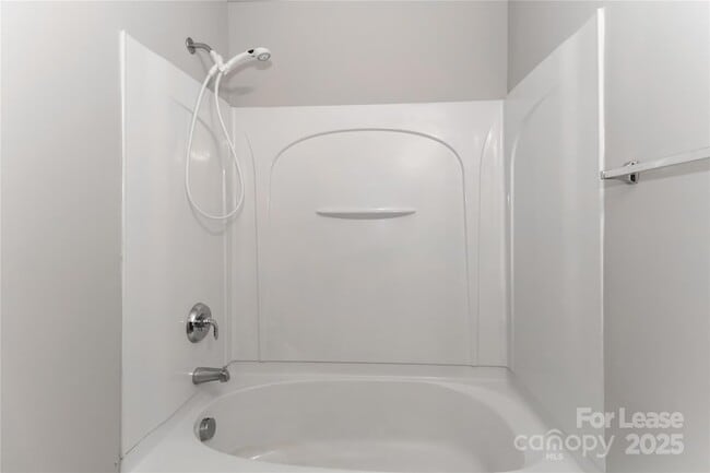 Building Photo - 153 Marakery Rd