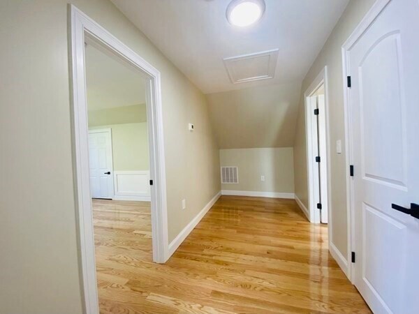 Building Photo - 85 Millet St