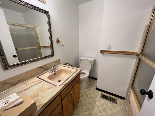 Shared bathroom - 10409 NE 130th St