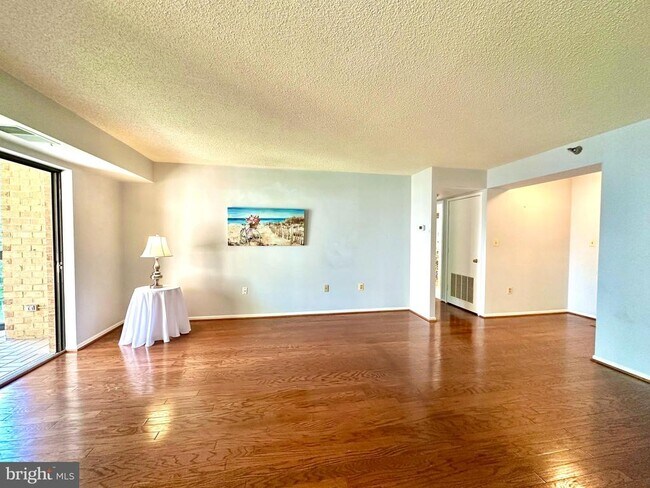 Building Photo - 3310 N Leisure World Blvd