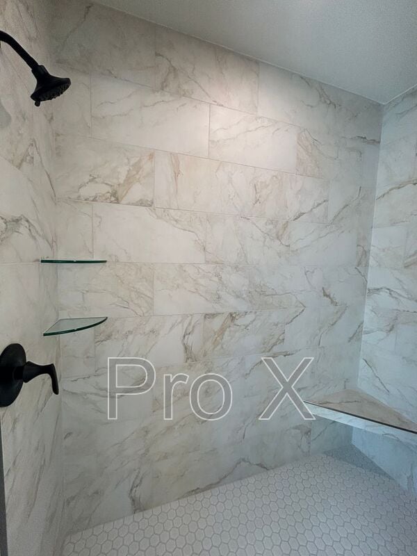 Building Photo - 2004 Charles St