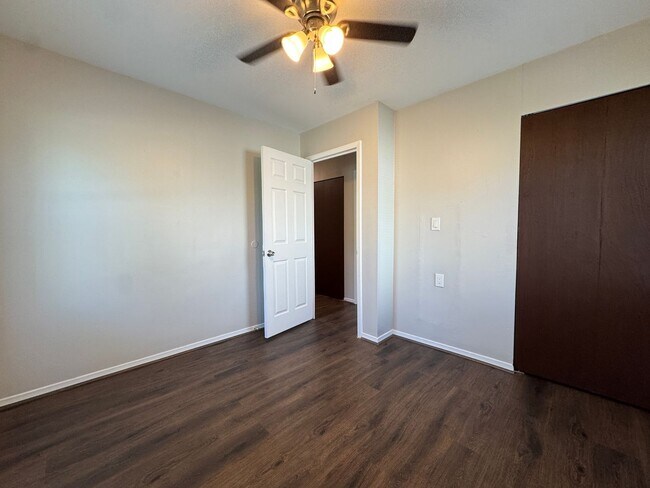 Building Photo - Updated 3 Bedroom in Southwood Neighborhood.