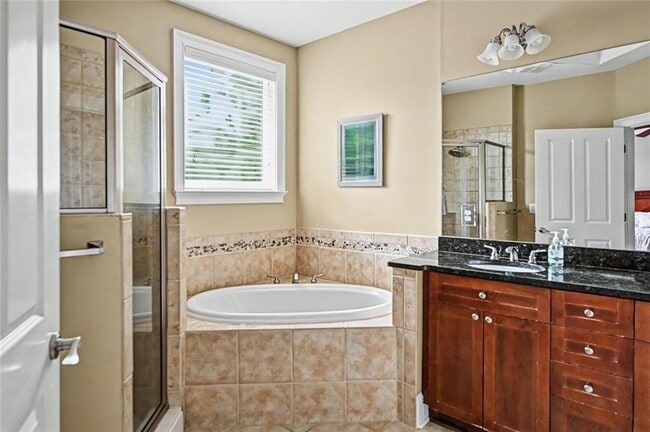 Building Photo - 3607 Ashford Creek Dr NE